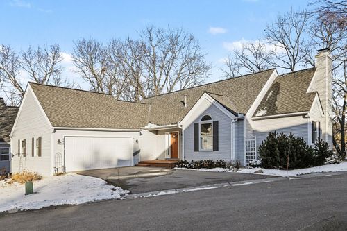 542 Heritage Dr, Ann Arbor, MI, 48105-2556 | Card Image