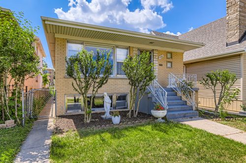 4240 N New England Ave, Harwood Heights, IL, 60706-7131 | Card Image