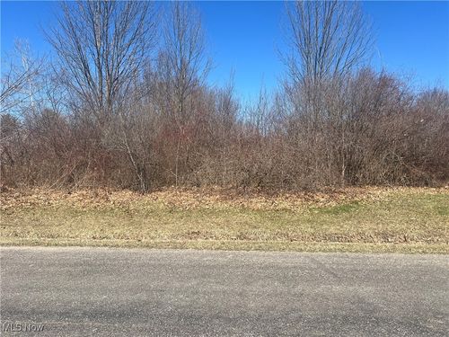 2488 Tupelo Dr, Roaming Shores, OH, 44084-9612 | Card Image