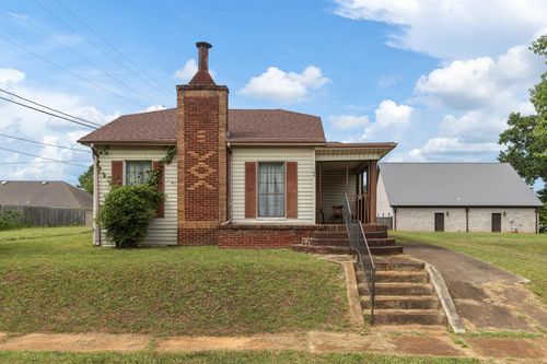 104 W Hollywood Ave, Muscle Shoals, AL, 35661-3624 | Card Image