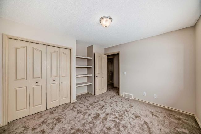 1A Tusslewood Drive Nw, Home with 3 bedrooms, 2 bathrooms and 4 parking in Calgary AB | Image 32
