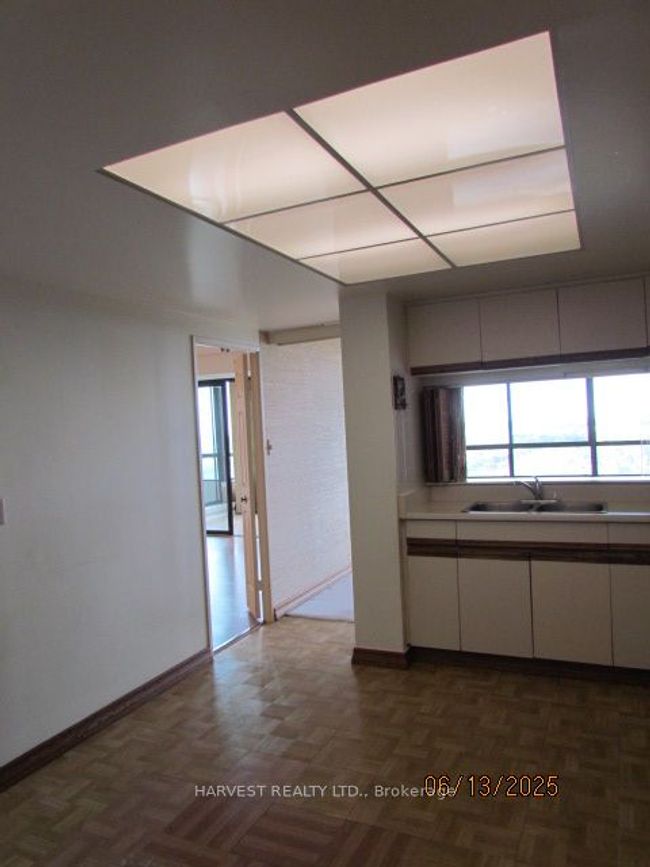 2102 - 255 Bamburgh Cir, Condo with 2 bedrooms, 2 bathrooms and 2 parking in Scarborough ON | Image 28