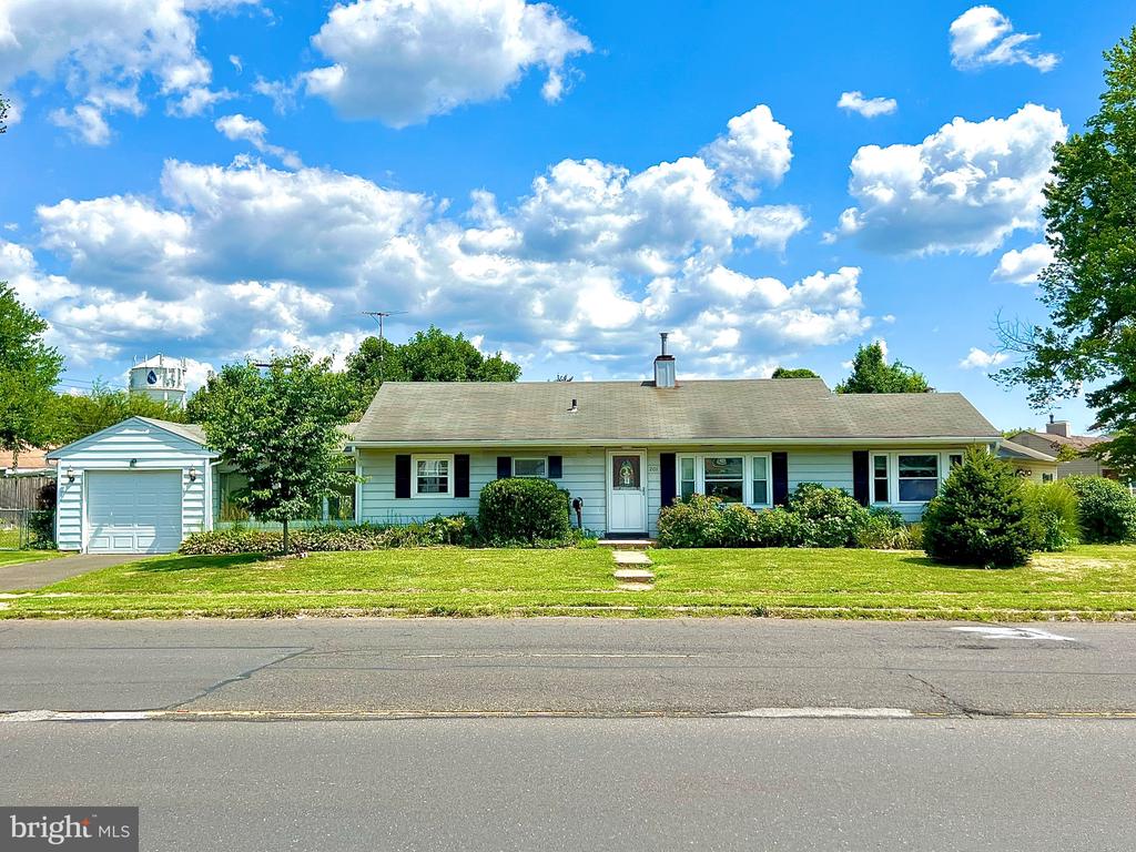 Andover Rd, Fairless Hills, PA 19030