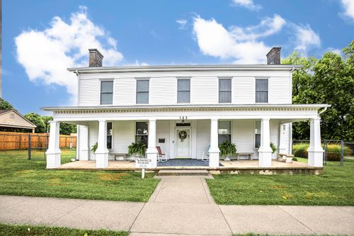 142 N Locust St, Versailles, KY, 40383-1252 | Card Image