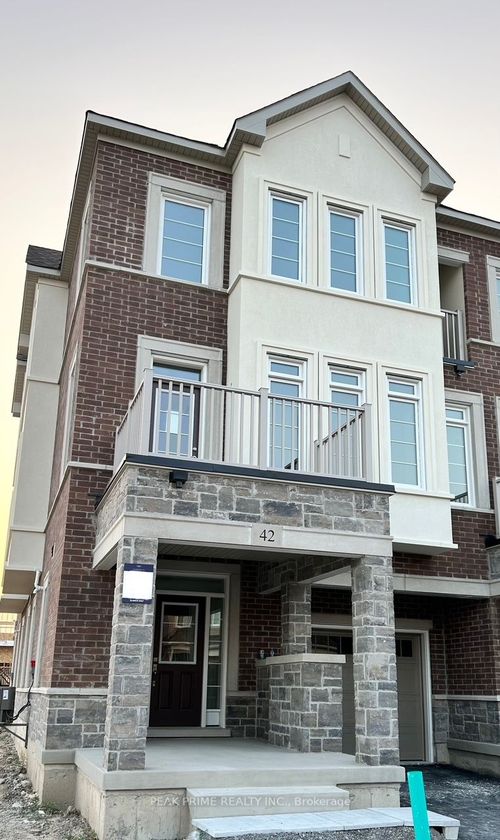 42 Paisley Dr, Bradford, ON, L3Z4P2 | Card Image