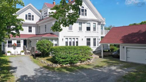 216 Dufferin St, Lunenburg, NS, B0J2C0 | Card Image