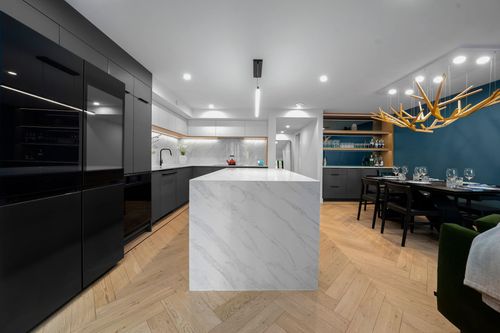 918 Homer St, Vancouver, BC, V6B1T7 | Card Image