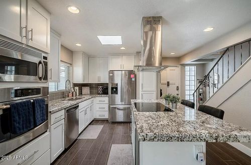 a-8572 E Indian School Rd, Scottsdale, AZ, 85251-4943 | Card Image