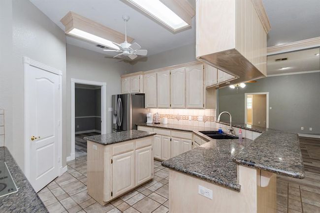 9 Cay Ct, House other with 3 bedrooms, 2 bathrooms and 2 parking in Angleton TX | Image 14