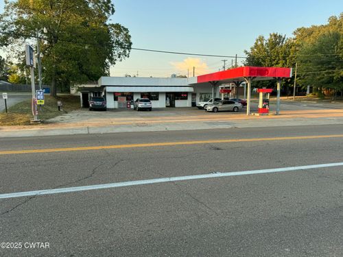 2115 E Main St, Humboldt, TN, 38343-3052 | Card Image