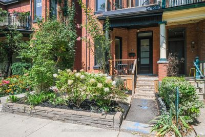 18 Earnbridge St, Home with 4 bedrooms, 4 bathrooms and 2 parking in Toronto ON | Image 3