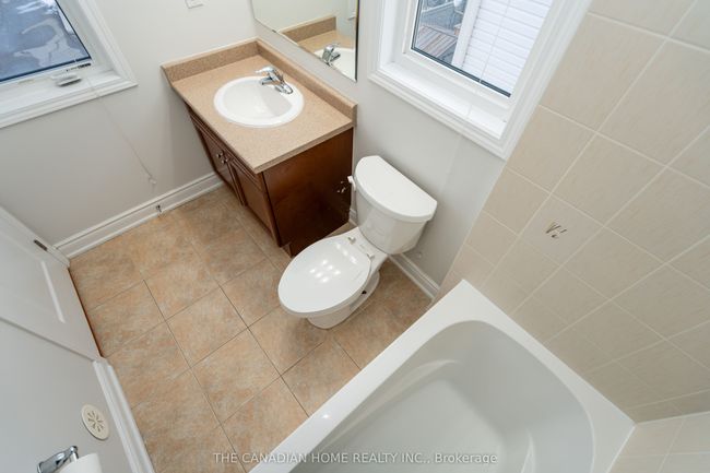 72 Colonel Frank Ching Cres, House attached with 4 bedrooms, 3 bathrooms and 2 parking in Brampton ON | Image 27