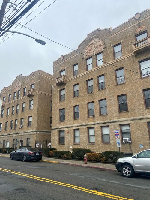 apt-d3-144 Old Bergen Rd, Jersey City, NJ, 07305-2567 | Card Image