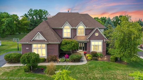 30339 Pennington Ln, Novi, MI, 48377-1740 | Card Image