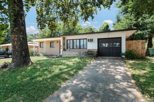 418 Saratoga Dr, San Antonio, TX, 78213-3440 | Card Image