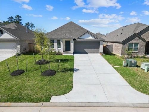 3021 Pampaneria Dr, Conroe, TX, 77301-2572 | Card Image