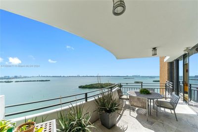 23S - 720 Ne 69th St, Condo with 2 bedrooms, 3 bathrooms and null parking in Miami FL | Image 1