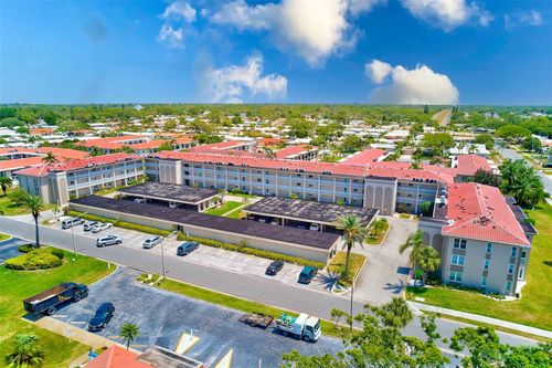 apt-41-10215 Regal Dr, LARGO, FL, 33774-4945 | Card Image