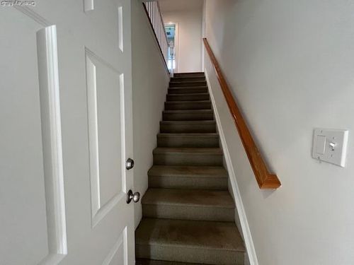 b-8 Dunes Ln, Port Washington, NY, 11050-1408 | Card Image