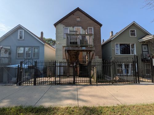 2827 W 22nd Place, Chicago, IL, 60623 | Card Image