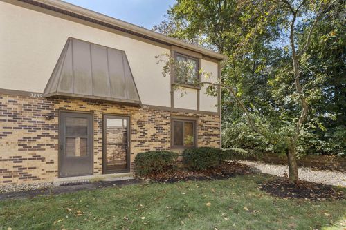 3241 Summertime Ct, Columbus, OH, 43221-4638 | Card Image