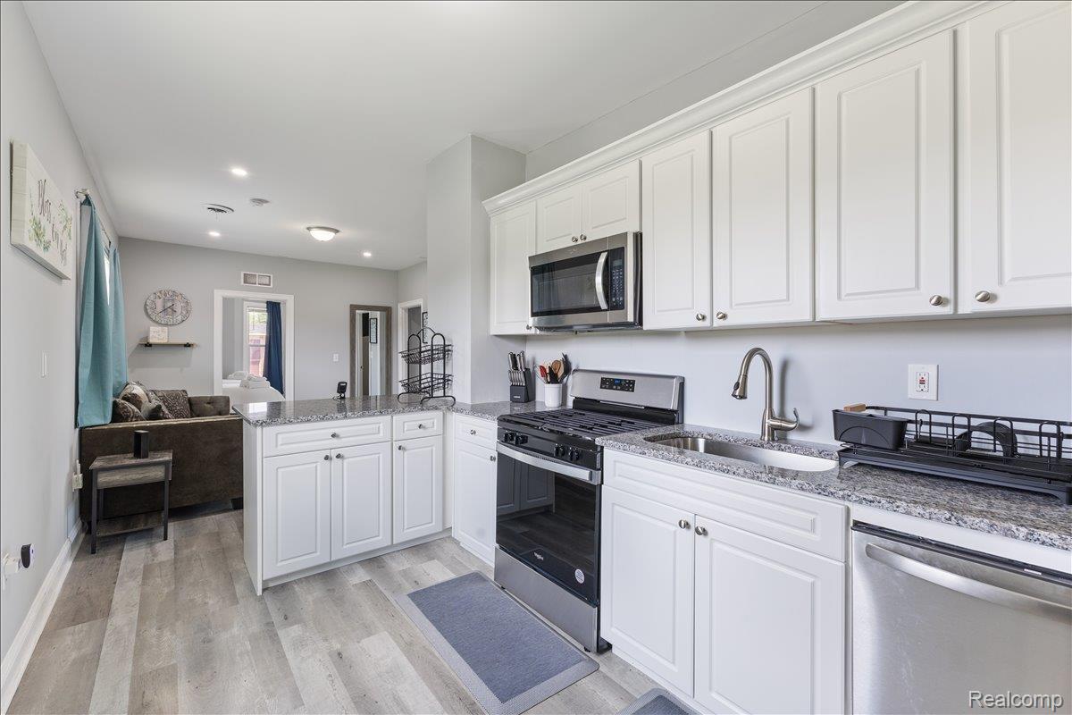 Residential Lease in Detroit 5