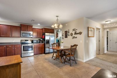 4084 Creek Hill Drive, Condo with 2 bedrooms, 2 bathrooms and null parking in Bettendorf IA | Image 3