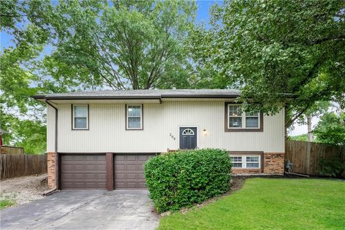 209 Valley Dr, Grain Valley, MO, 64029-9720 | Card Image