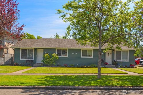 a-3210 26th St, Everett, WA, 98201-3278 | Card Image