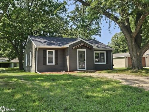 505 Lincoln Dr, Webster City, IA, 50595-1416 | Card Image