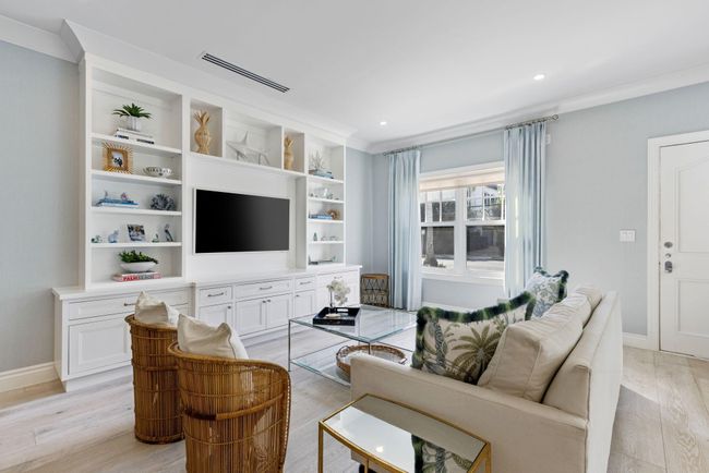 1010 - 311 Cocoanut Row, Condo with 3 bedrooms, 2 bathrooms and null parking in Palm Beach FL | Image 9