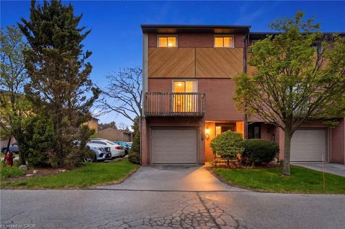 19-445 Stone Church Rd W, Hamilton, ON, L9B2L5 | Card Image
