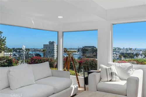 233 Santa Ana Ave, Newport Beach, CA, 92663-4122 | Card Image