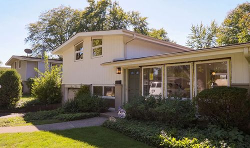 440 Sheryl Ln, Glenview, IL, 60025-4640 | Card Image