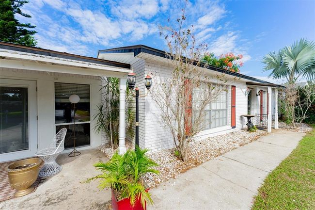 1539 Highcrest Circle, House other with 3 bedrooms, 2 bathrooms and null parking in Valrico FL | Image 5