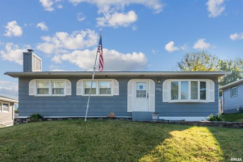 8101 8th St W, Rock Island, IL, 61201-7725 | Card Image