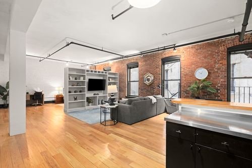 2c-19 Stanhope, Boston, MA, 02116 | Card Image
