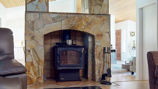 8024 Southwood Rd, House other with 3 bedrooms, 2 bathrooms and 2 parking in Halfmoon Bay BC | Image 26