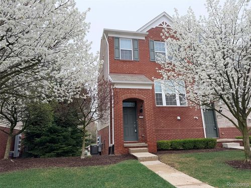 44561 Gwinnett Loop, Novi, MI, 48377-2579 | Card Image