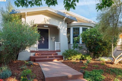 1205 Curtis St, Berkeley, CA, 94706-2422 | Card Image