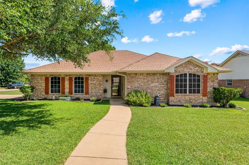 205 Onyx Drive, Hewitt, TX, 76643 | Card Image