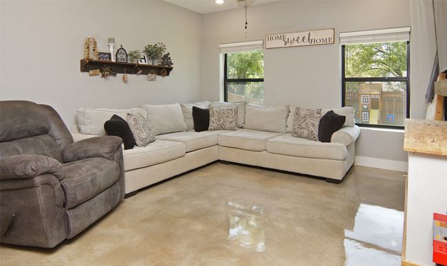930 W Florence St, House other with 3 bedrooms, 2 bathrooms and null parking in Denison TX | Image 7