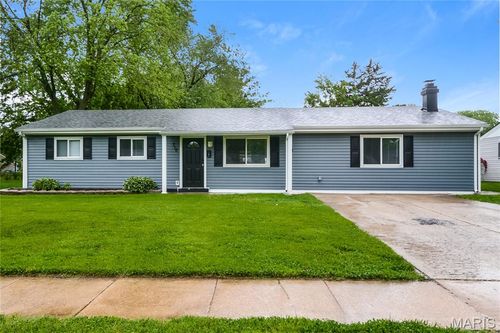 710 Lexington Park, Florissant, MO, 63031-1830 | Card Image