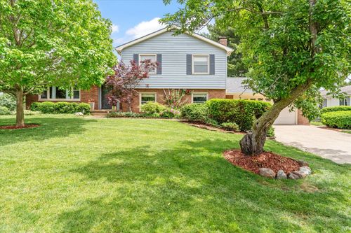 208 S Meadowhill Ln, Mahomet, IL, 61853-8516 | Card Image