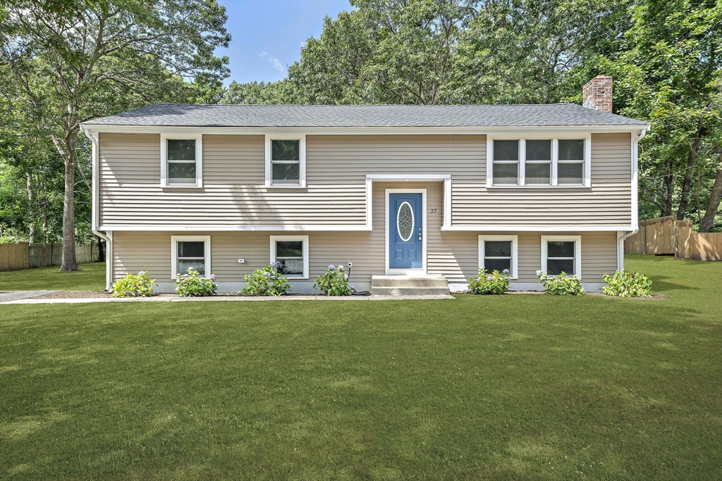 Montgomery Dr, Plymouth, MA 02360