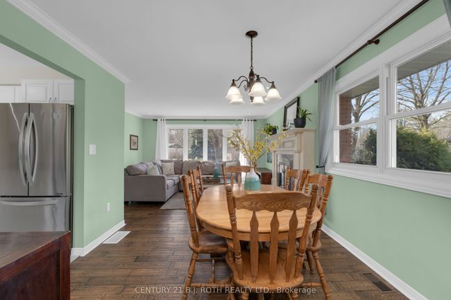 3763 Whitecap Dr, House other with 3 bedrooms, 2 bathrooms and 5 parking in Innisfil ON | Image 10