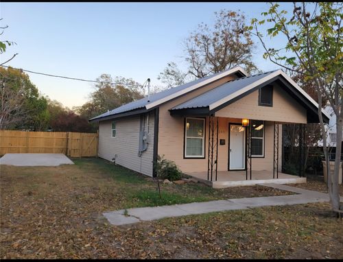 201 S 2nd St, Bangs, TX, 76823-3176 | Card Image