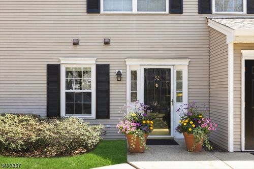 52-52 Greenbrook Dr, Bloomfield, NJ, 07003-2881 | Card Image