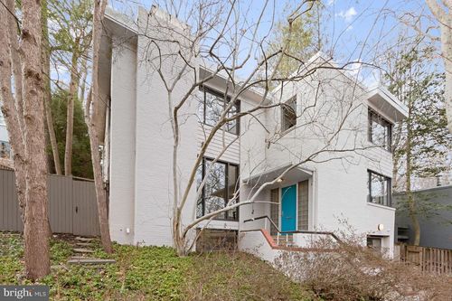 2400 44th St Nw, WASHINGTON, DC, 20007-1103 | Card Image