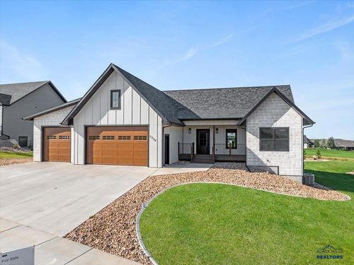7726 Brooks Loop, Spearfish, SD, 57783-6360 | Card Image